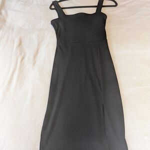 ✏️Chic Slit Black Dress